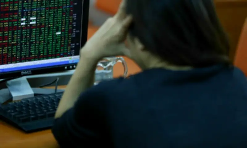 Nhà đầu tư nước ngoài bán tháo kỷ lục 12 tỷ USD cổ phiếu Ấn Độ