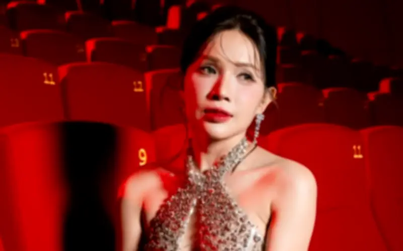 Nhan sắc gợi cảm của nữ chính phim kinh dị 'Quỷ nhập tràng' gây sốt mạng