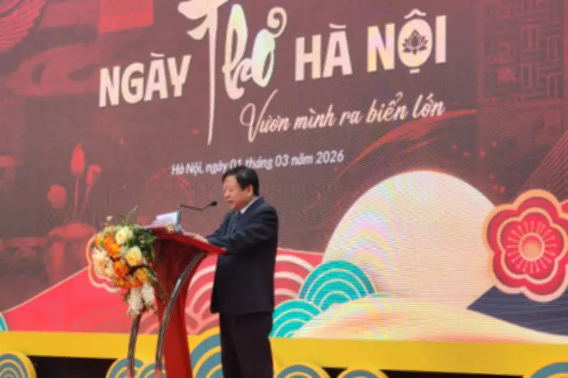 Nhạc sĩ Đỗ Hồng Quân: 'Nhớ Việt Nam, quê hương tôi' tại triển lãm 'Ngày Thơ Hà Nội'