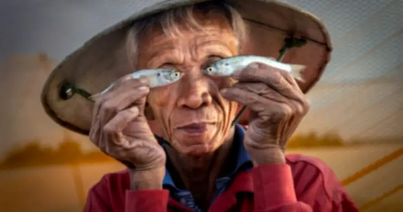 Nhiếp ảnh gia nghiệp dư Sophia Spurgin thắng giải với bức ảnh 'Mắt cá' tại Hội An