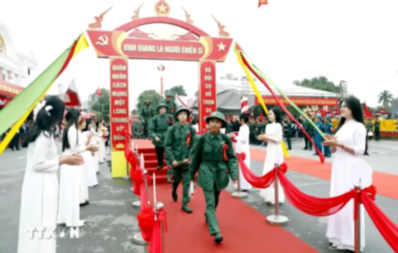 Nhiều Cử Nhân, Đảng Viên Trẻ Ở Gia Lai Và Ninh Bình Tình Nguyện Nhập Ngũ