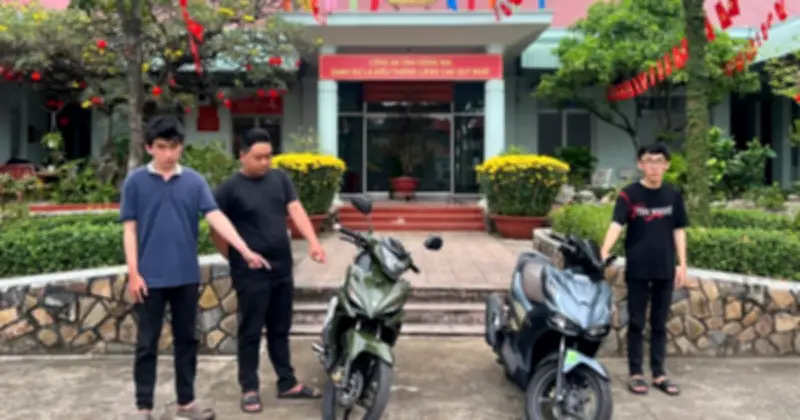 Nhóm Giả Danh Công An Kiểm Tra Người Đi Đường: Tình Tiết Bi Hài Bị Phát Giác