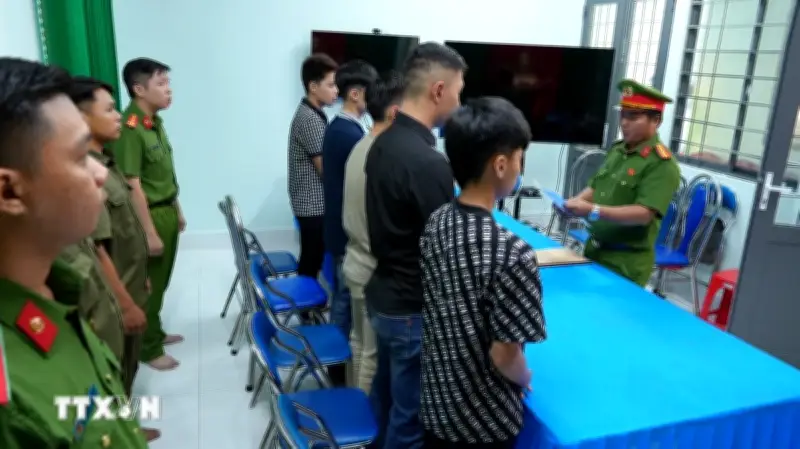 Nhóm thanh niên gây rối, đập kính ô tô vì hiểu lầm chuyện quỵt tiền sầu riêng