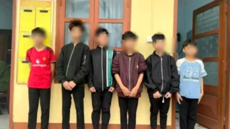 Nhóm thiếu niên ném đá vỡ kính 4 ô tô trên cao tốc Quảng Trị, gây thiệt hại 55 triệu đồng