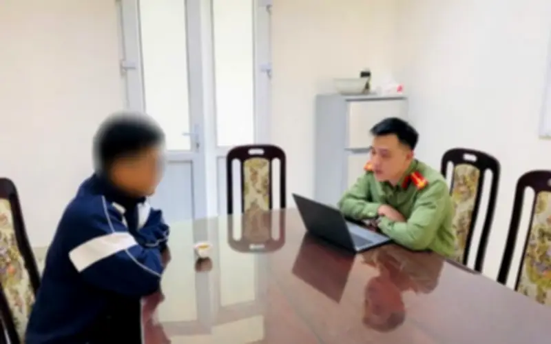 Nhân viên bán xe điện bị phạt 75 triệu đồng vì đăng thông tin sai sự thật về tăng giá xăng dầu