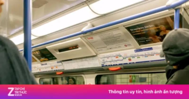 Những 'Con Đường Thi Ca' Đặc Biệt Trên Thế Giới: Từ Tàu Điện Ngầm Đến Bến Xe Buýt