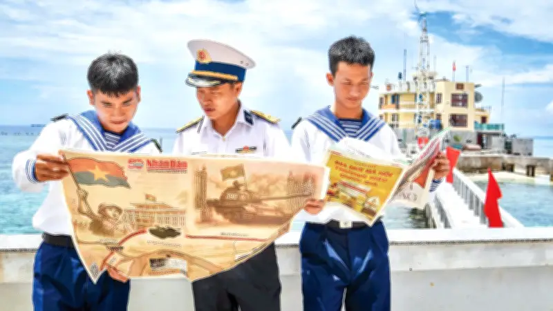 Những tờ báo cũ trên biên giới, hải đảo: Sợi dây nối với cuộc sống sôi động