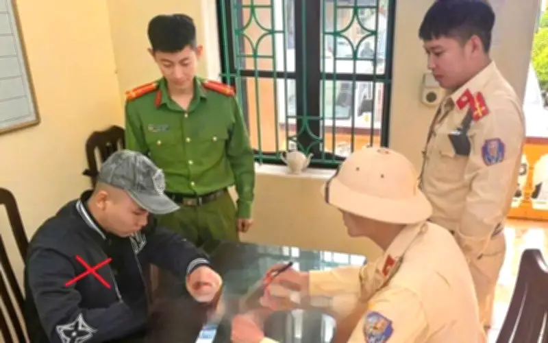 Ninh Bình: Thanh niên vi phạm giao thông bị phát hiện dương tính ma túy