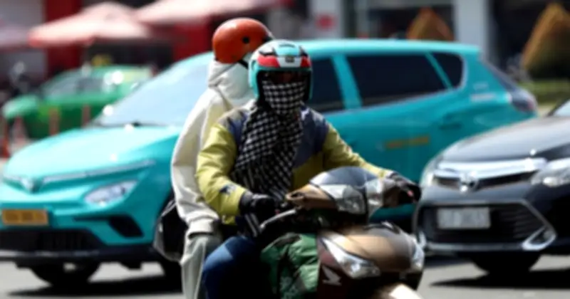 Nắng nóng gay gắt bao trùm TP.HCM và Nam bộ, nhiệt độ có thể lên tới 36 độ C