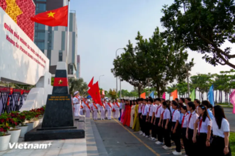 Đà Nẵng tổ chức Lễ Chào cờ tháng Thanh niên và triển lãm chủ quyền biển đảo tại Nhà Trưng bày Hoàng Sa