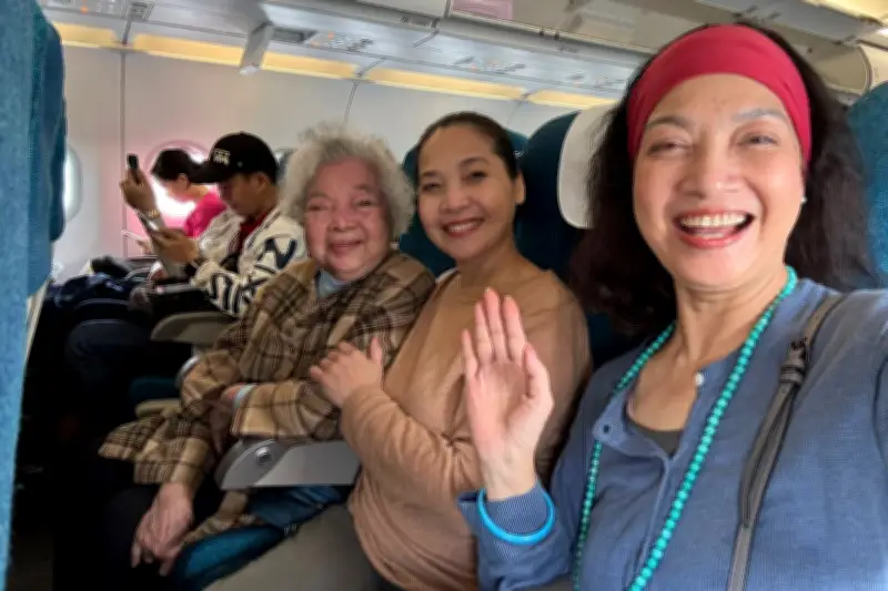 NSƯT Lê Mai ngồi xe đẩy, 3 con gái xinh đẹp đưa đi du lịch khắp nơi