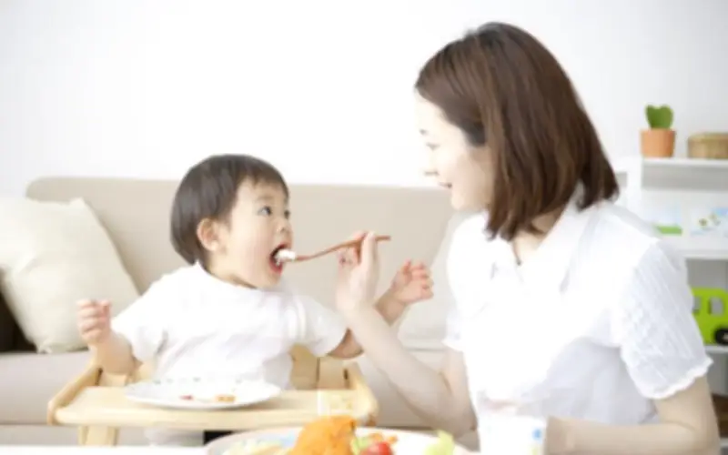 Nuôi con giai đoạn vàng 5 năm đầu đời: Đừng biến tình yêu thành áp lực cân nặng