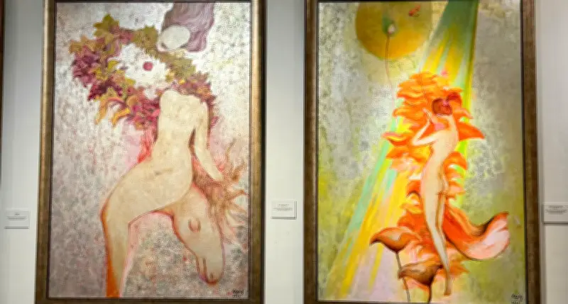 Đào Anh Khánh gây ấn tượng tại triển lãm chung với con gái