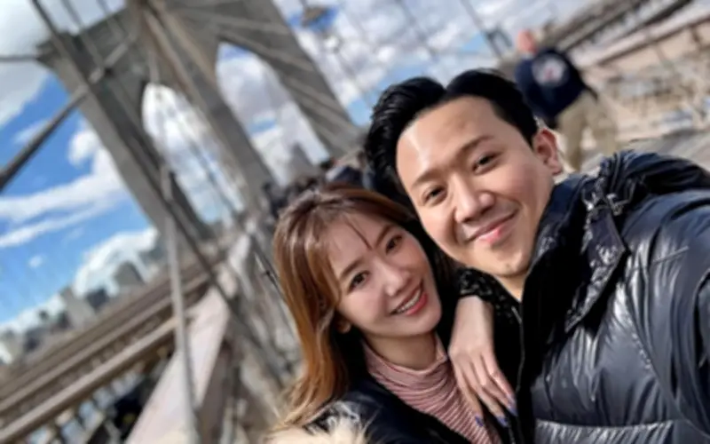 Đạo diễn tuổi U40 làm phim trăm tỷ, hôn nhân viên mãn nhưng khán giả vẫn tiếc nuối