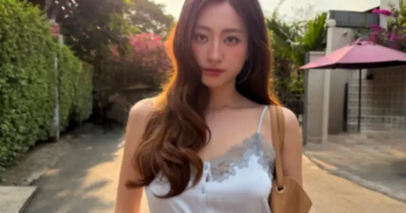 Áo Hai Dây: Món Đồ Không Thể Thiếu Cho Vẻ Ngoài Nữ Tính, Trẻ Trung Đầu Hè