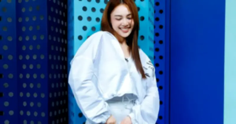 Áo Khoác Gió: Từ Vật Dụng Bảo Vệ Đến Biểu Tượng Phong Cách Thời Trang Đa Dạng