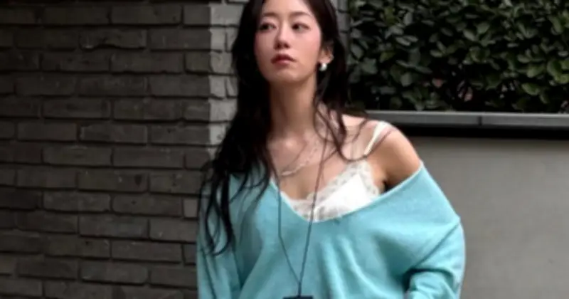 Áo Lụa Hai Dây Lên Ngôi: Công Thức Phối Đồ Cá Tính Cho Mùa Xuân Hè