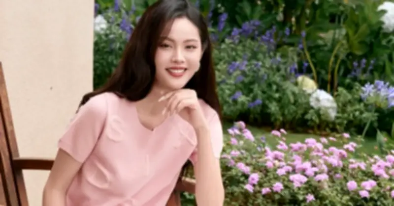 Áo Thun Trơn Màu: Biểu Tượng Thời Gian Của Thời Trang Đời Thường Và Nghệ Thuật Phối Đồ