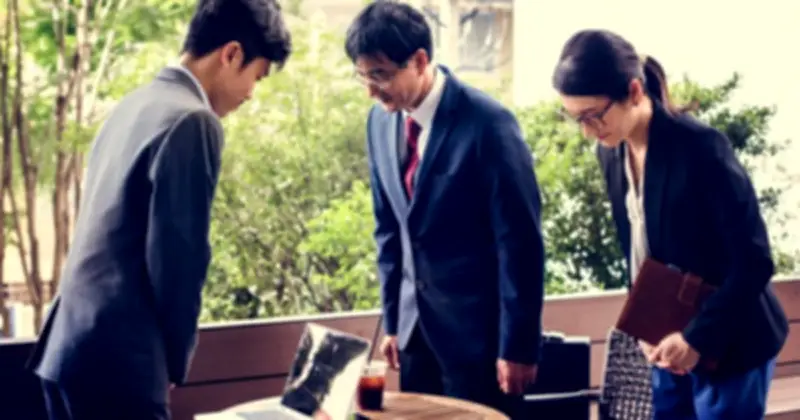 Ojigi: Nghi thức cúi chào Nhật Bản - Tấm gương phản chiếu văn hóa và triết lý sống