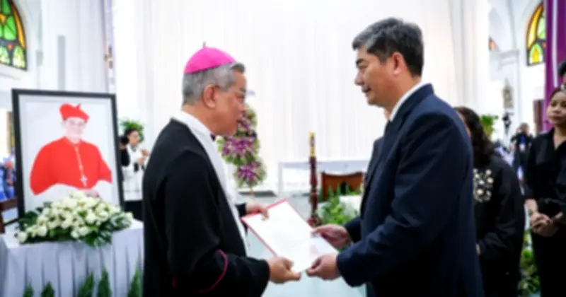 Đoàn Bộ Dân tộc và Tôn giáo viếng tang Đức Hồng y Phạm Minh Mẫn