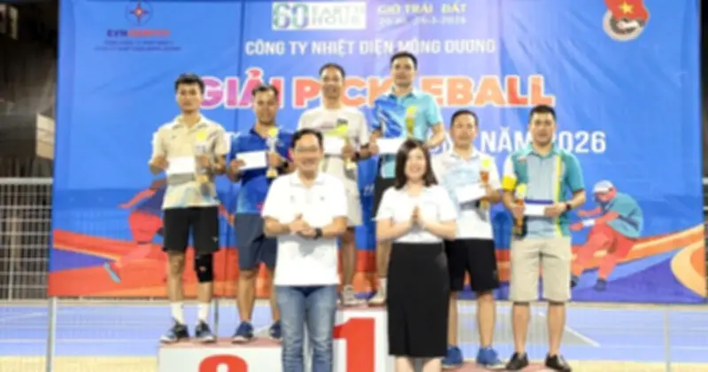 Đoàn Thanh niên Nhiệt điện Mông Dương ra quân vệ sinh, tổ chức giải pickleball