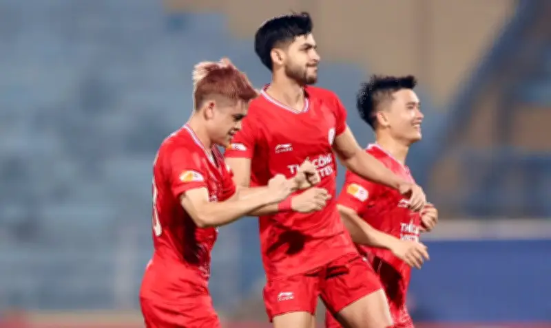 Áp lực đè nặng Viettel sau chiến thắng của Công an Hà Nội