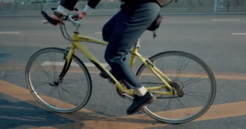 Đạp xe đi làm: Bao nhiêu km mỗi ngày là tối ưu cho sức khỏe và tránh 'toang'?