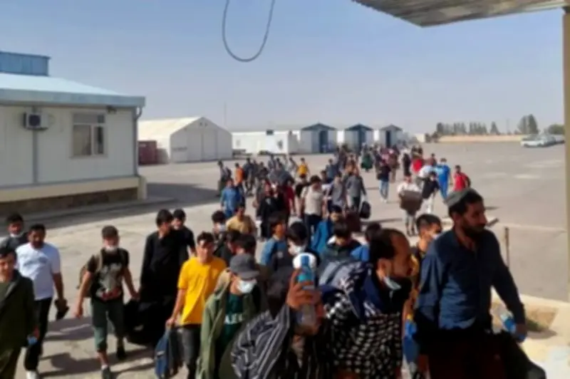 Pakistan trả tự do cho gần 400 tù nhân Afghanistan, hỗ trợ hồi hương