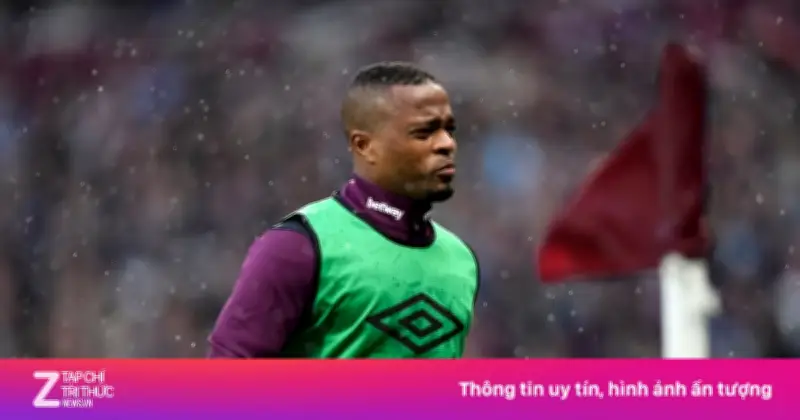 Patrice Evra bảo vệ Michael Carrick, chỉ trích các huyền thoại MU đang 'làm hại' đồng đội cũ