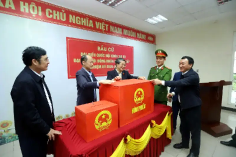 Phó Chủ tịch Quốc hội Nguyễn Đức Hải giám sát công tác bầu cử tại Hà Tĩnh