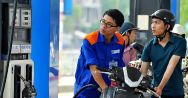 Phó Thủ tướng chỉ đạo quyết liệt, không để thiếu hụt nguồn cung xăng dầu