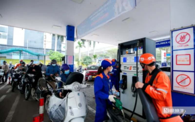 Phó Thủ tướng Hồ Đức Phớc chỉ đạo quản lý giá chặt chẽ, tập trung vào hàng hóa thiết yếu