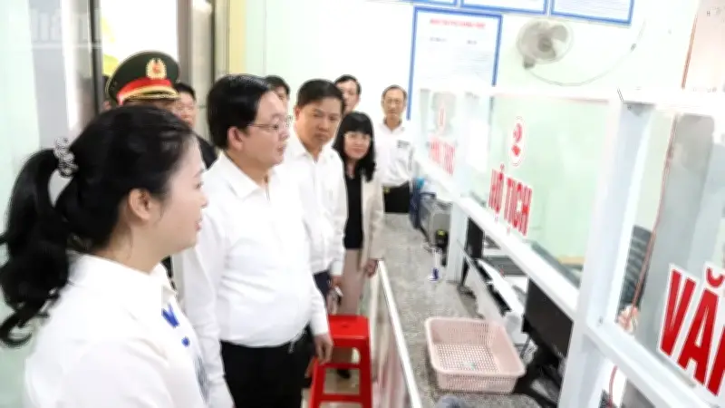 Phó Thủ tướng Hồ Quốc Dũng làm việc tại xã biên giới Ea Bung, Đắk Lắk