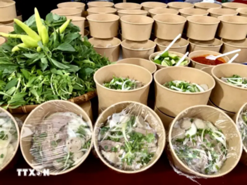 Phở Yêu Thương Lần 8: 12.000 Suất Miễn Phí Dành Cho Người Lao Động