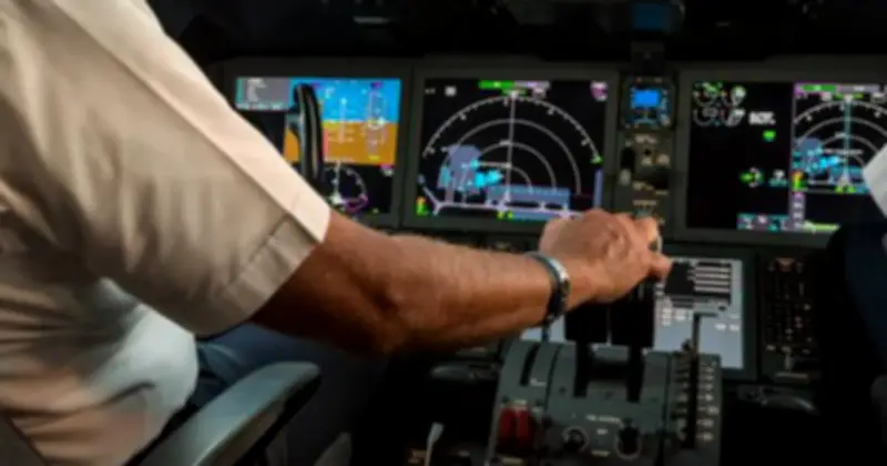 Phi công tiết lộ điều đáng sợ nhất từng chứng kiến khi đang bay trên không