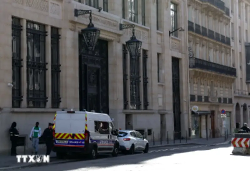 Pháp Ngăn Chặn Vụ Đánh Bom Bên Ngoài Ngân Hàng Mỹ Tại Thủ Đô Paris