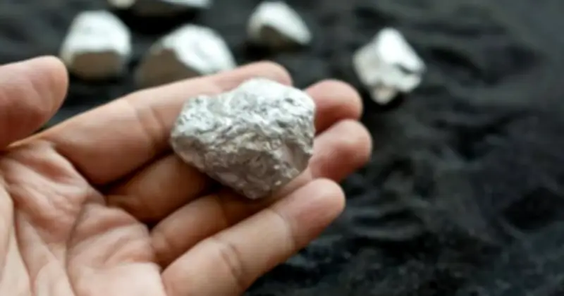 Phát Hiện Dạng Nhôm Phân Tử Mới: Triển Vọng Thay Thế Kim Loại Quý Trong Công Nghiệp