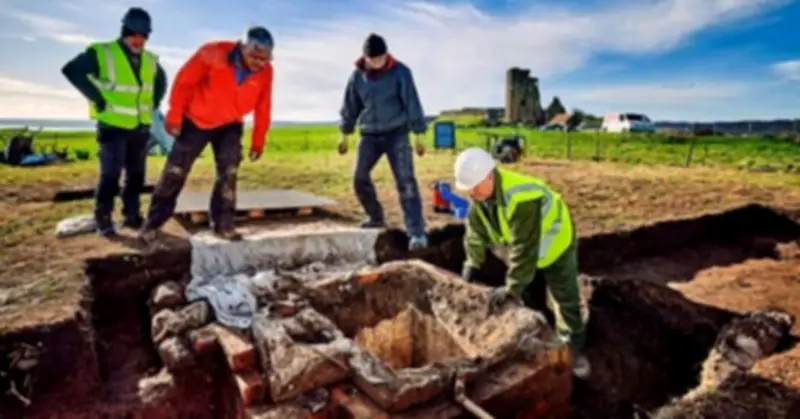 Phát hiện hầm trú ẩn hạt nhân bị lãng quên gần 60 năm dưới lâu đài cổ