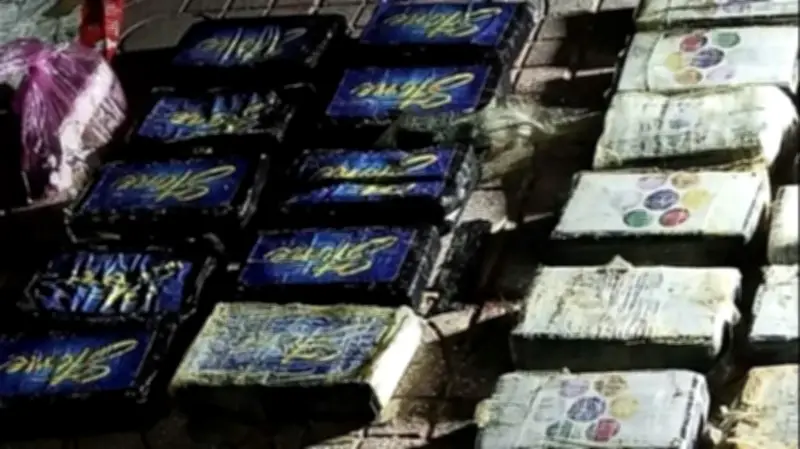 Phát hiện túi ni-lông chứa 24 bánh nghi ma túy ở biển Kê Gà, Lâm Đồng