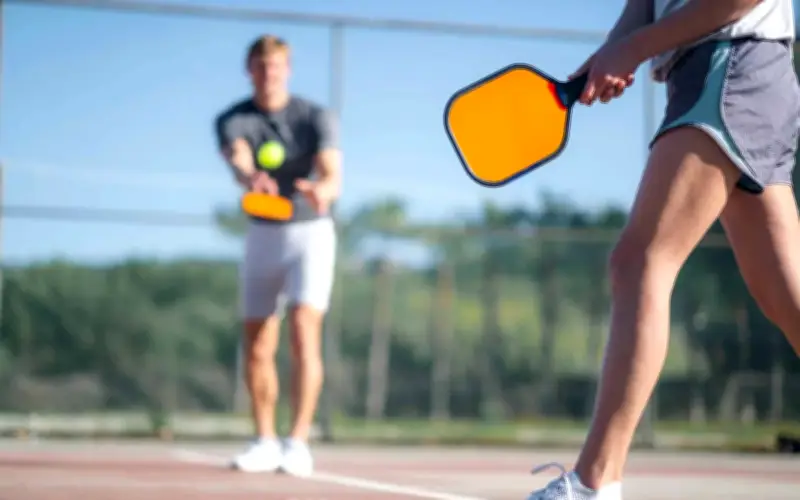 Pickleball Bùng Nổ Kéo Theo Nguy Cơ Chấn Thương Mắt: Cảnh Báo Từ Chuyên Gia