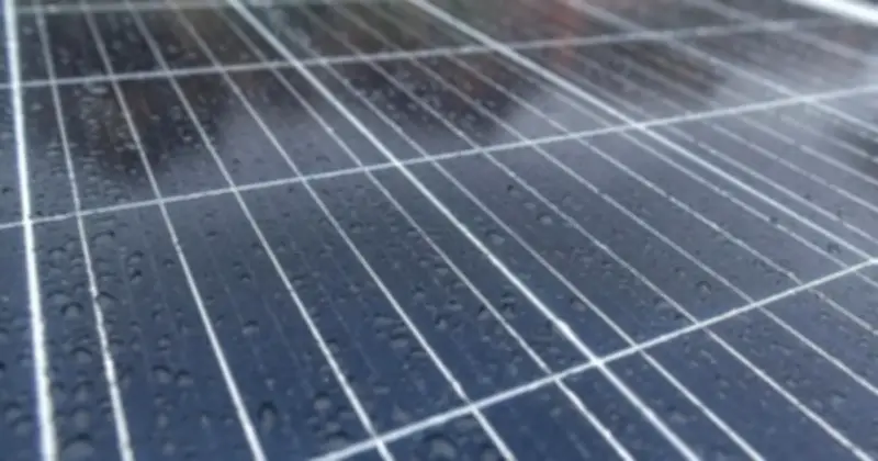 Pin mặt trời tạo điện từ mưa: Đột phá công nghệ plasma từ Tây Ban Nha