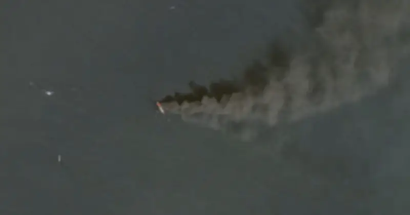 Qatar Trục Xuất Loạt Quan Chức Iran Sau Vụ Cháy Tàu Hàng Ở Eo Biển Hormuz