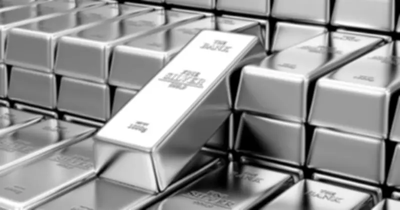 Quỹ Bạc Lớn Nhất Thế Giới SLV Mua Ròng 34 Tấn, Giá Bạc Lao Dốc Hơn 30%