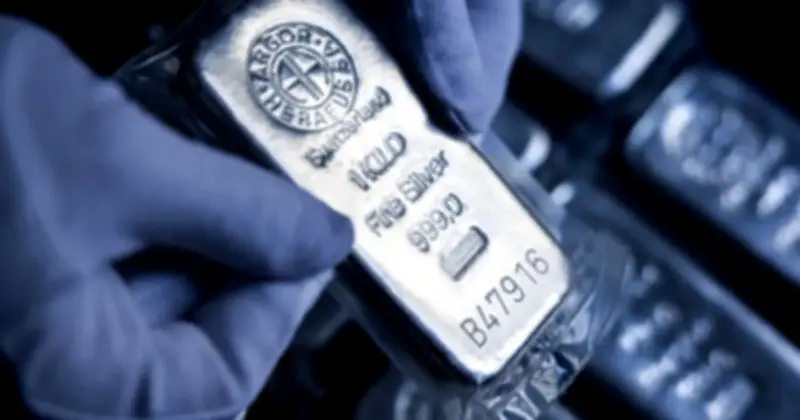 Quỹ SLV Mua 265 Tấn Bạc Khi Giá Giảm Sâu, Dòng Tiền Bắt Đáy Đổ Về