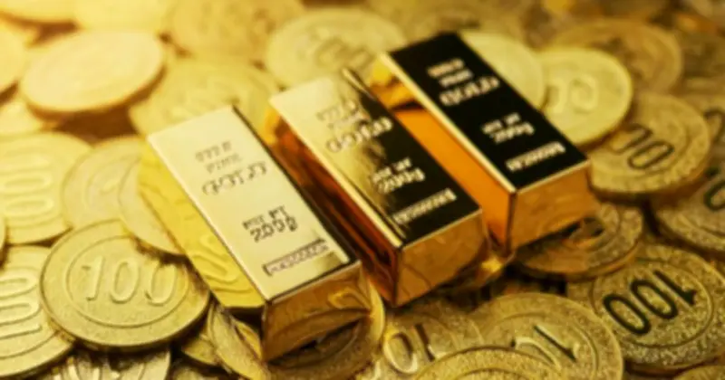 Quỹ vàng lớn nhất thế giới bán ròng liên tiếp, giá vàng chịu áp lực từ USD và chính sách Fed