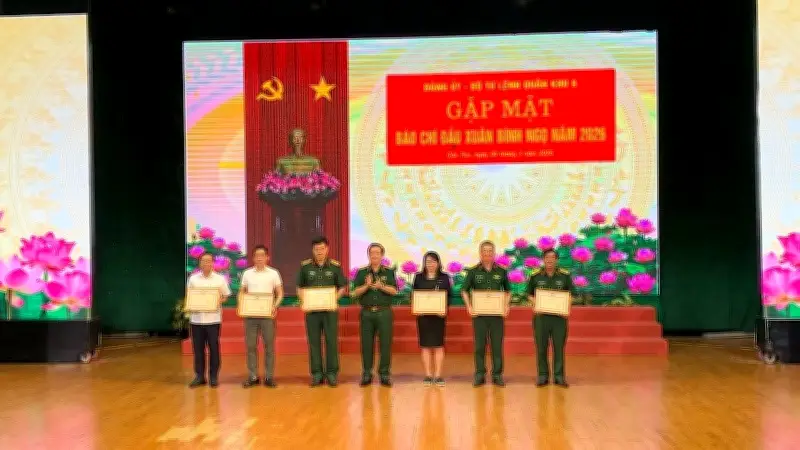 Quân Khu 9 Tăng Cường Phối Hợp Với Báo Chí Trong Tuyên Truyền Quốc Phòng