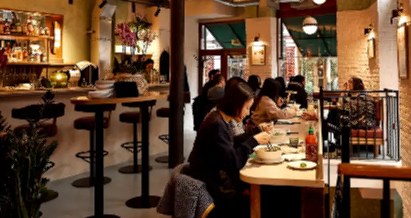 Quán Việt tại Anh bán phở bò 550.000 đồng, bất động khách suốt 24 năm