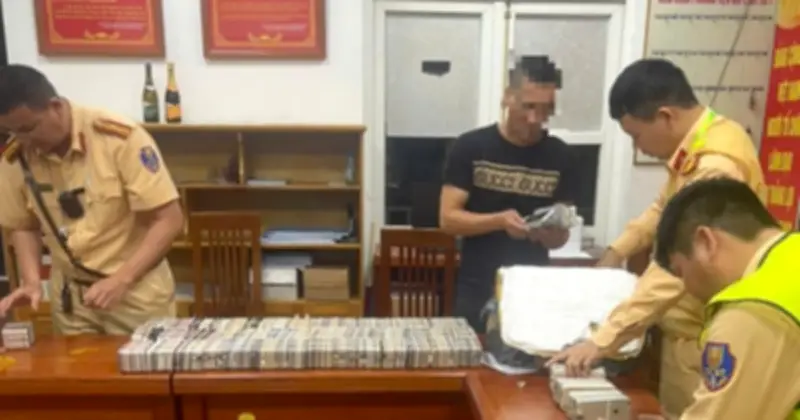 Quảng Ninh: CSGT bắt giữ hơn 1.000 iPhone cũ không rõ nguồn gốc trên quốc lộ 18