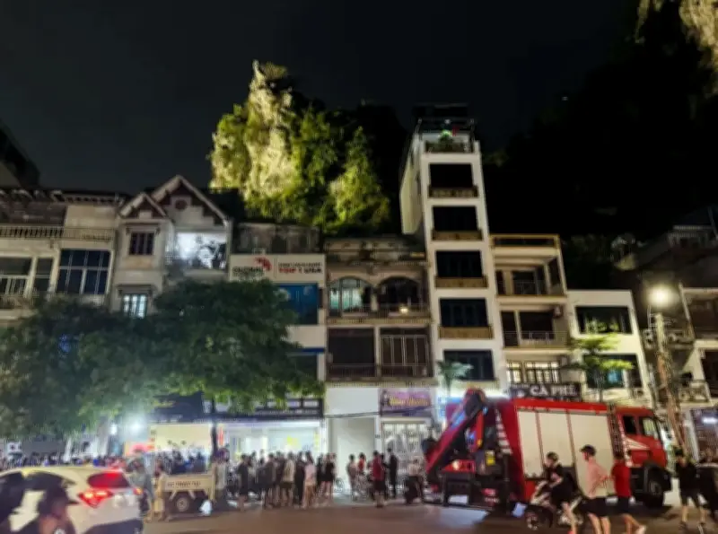 Quảng Ninh: Nam thanh niên tử vong khi leo núi Bài Thơ chụp ảnh