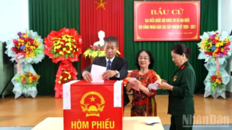 Quảng Trị: Cử Tri Hào Hứng Tham Gia Ngày Bầu Cử Với Ứng Dụng Công Nghệ Số